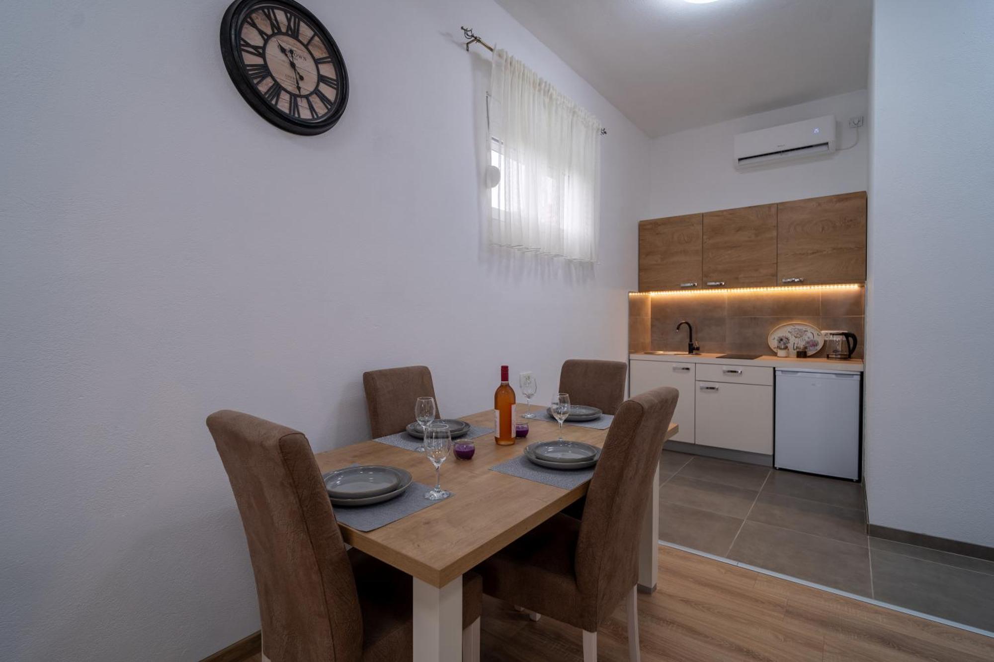 Dane Apartment Airport Podgorica Mitrovici  Екстер'єр фото