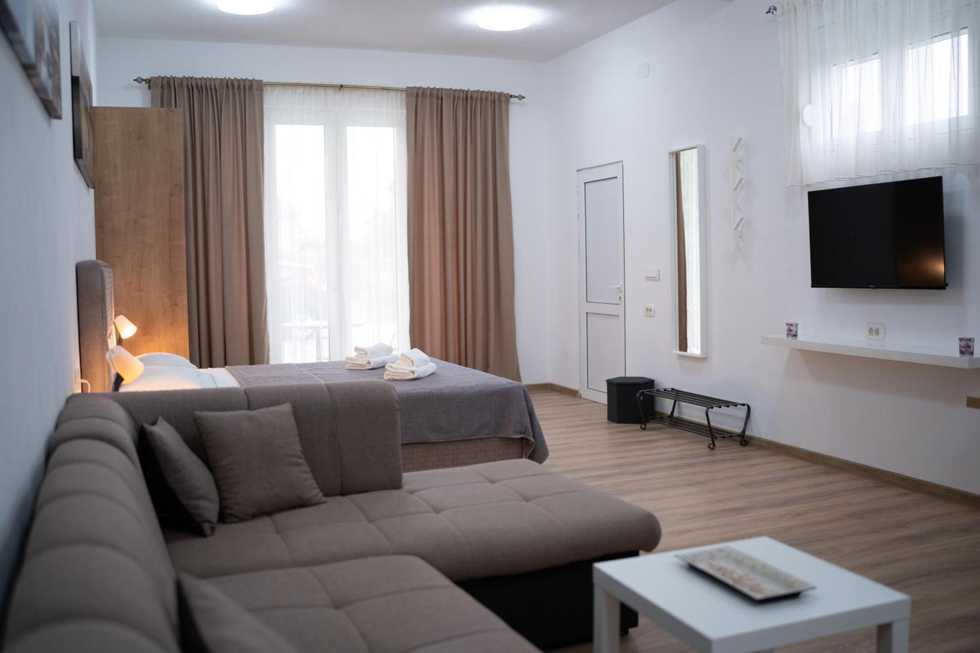 Dane Apartment Airport Podgorica Mitrovici  Екстер'єр фото