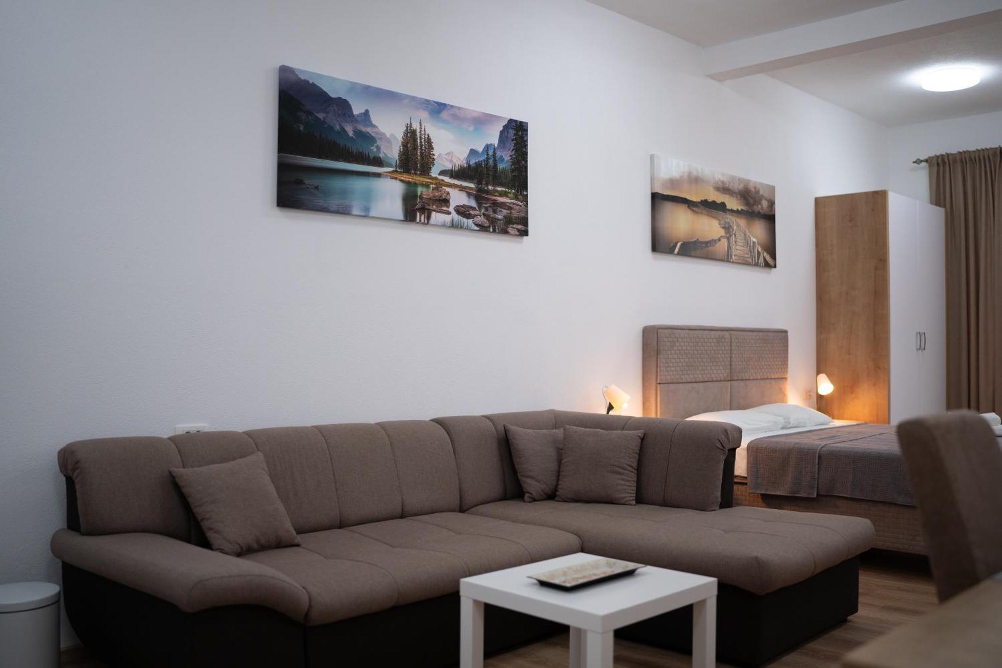 Dane Apartment Airport Podgorica Mitrovici  Екстер'єр фото