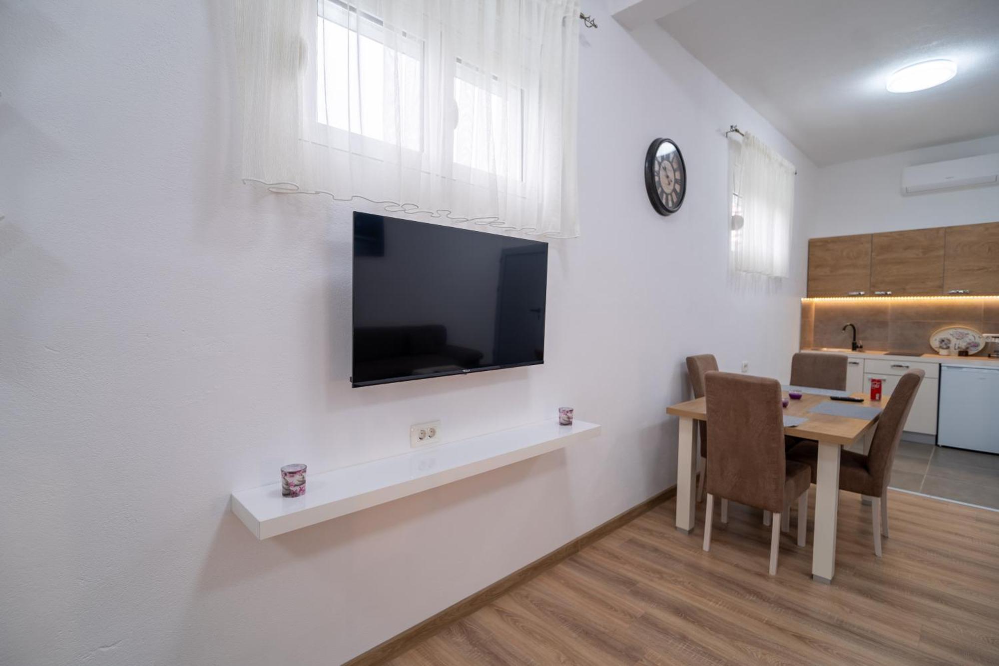 Dane Apartment Airport Podgorica Mitrovici  Екстер'єр фото